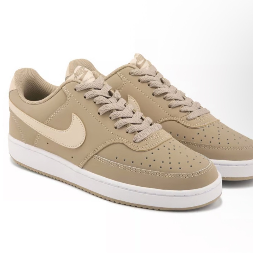 Nike Men's Beige Sneakers